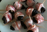 PRUGNE CON PANCETTA O SPECK